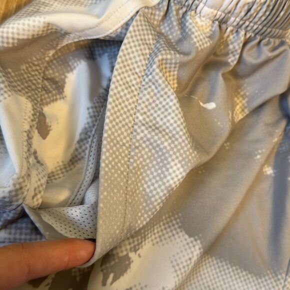 Under armour boys gray and white swim trunks size small - Picture 3 of 8